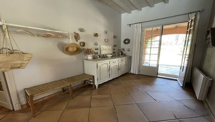 Image No.8-3 Bed Property for sale