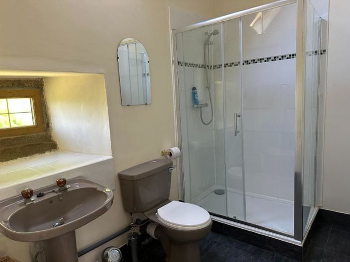 Image No.12-3 Bed Property for sale