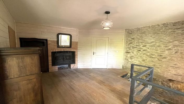 Image No.20-6 Bed Property for sale