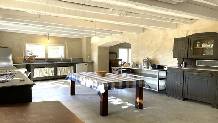 Image No.4-6 Bed Property for sale