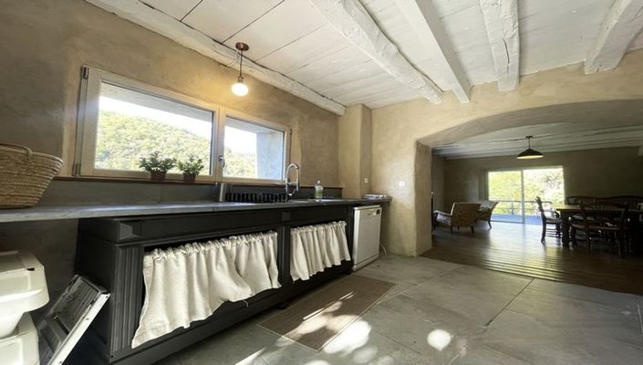 Image No.7-6 Bed Property for sale