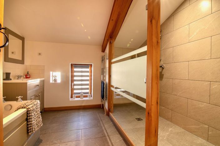 Image No.16-3 Bed Property for sale