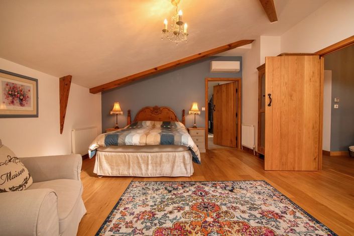 Image No.20-3 Bed Property for sale