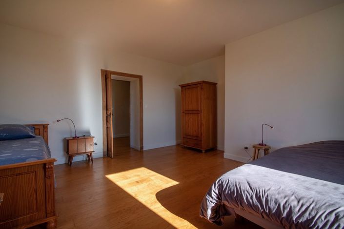 Image No.25-4 Bed Property for sale