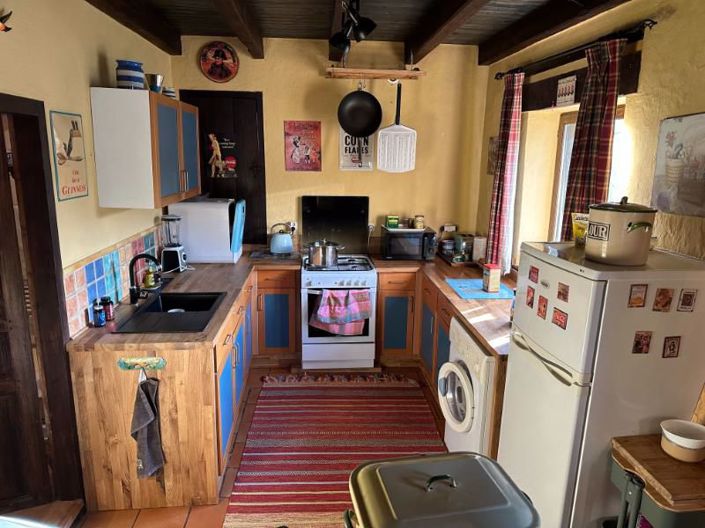 Image No.17-6 Bed Property for sale