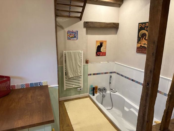 Image No.20-6 Bed Property for sale