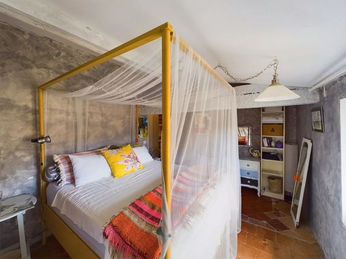 Image No.11-3 Bed Property for sale