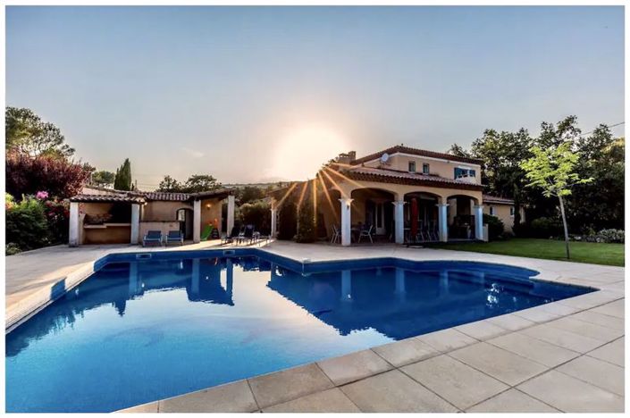 Image No.14-4 Bed Property for sale
