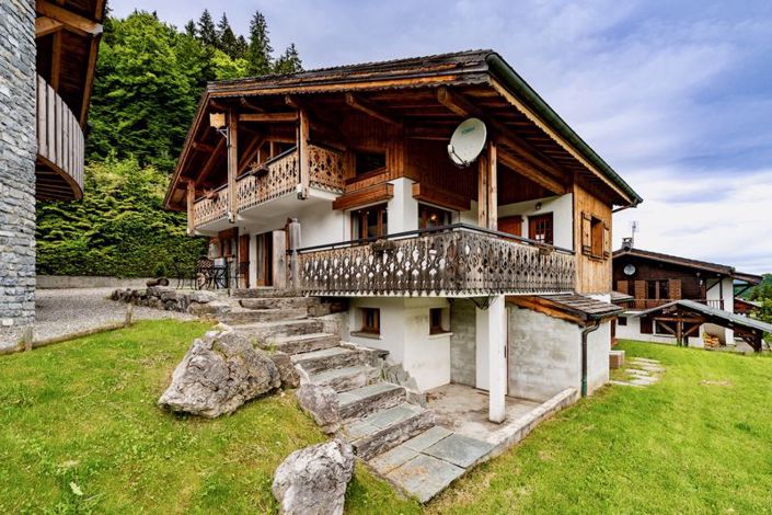 Image No.4-7 Bed Property for sale