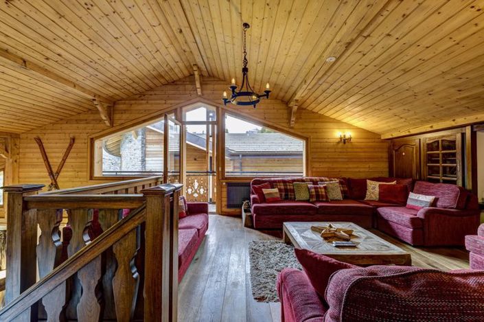 Image No.9-7 Bed Property for sale