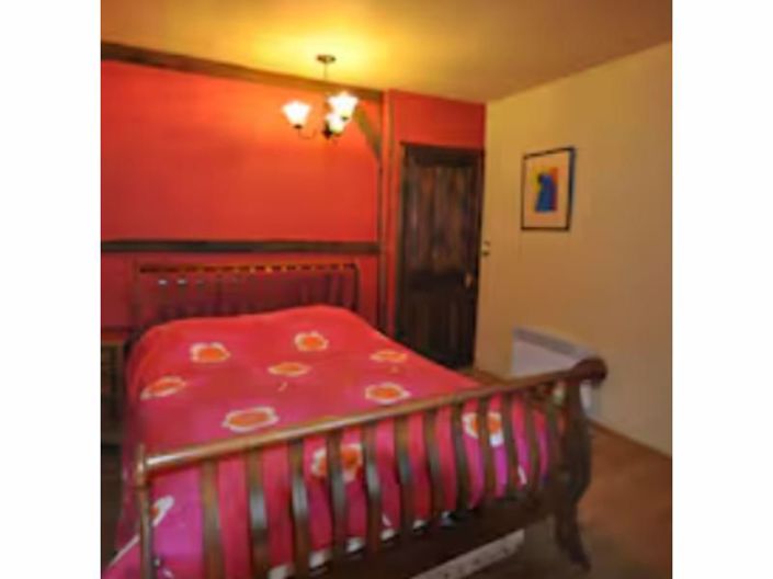Image No.24-6 Bed Property for sale