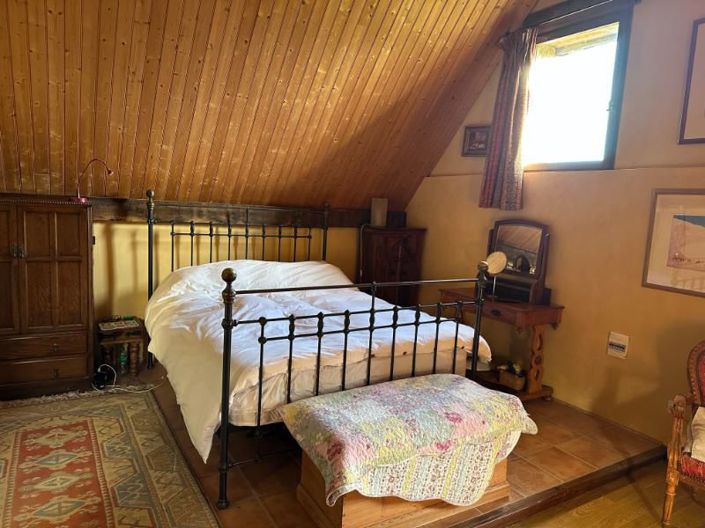 Image No.25-6 Bed Property for sale