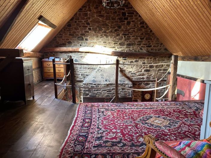 Image No.27-6 Bed Property for sale