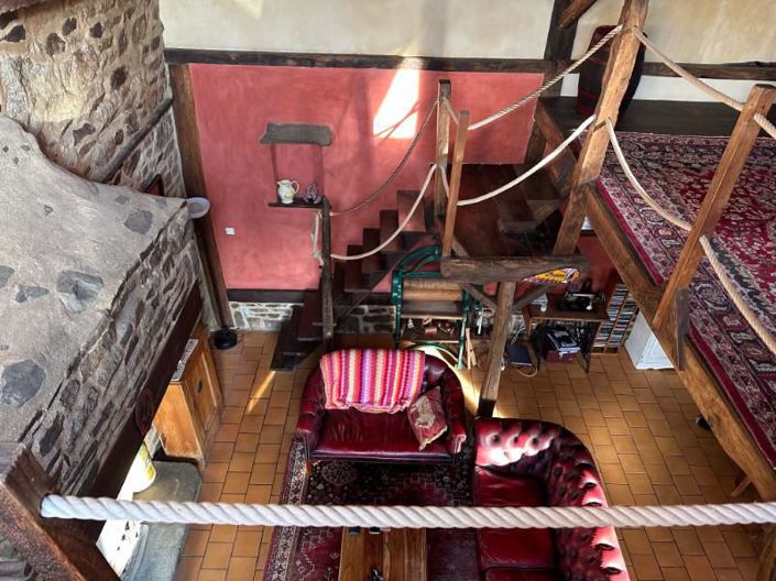 Image No.28-6 Bed Property for sale