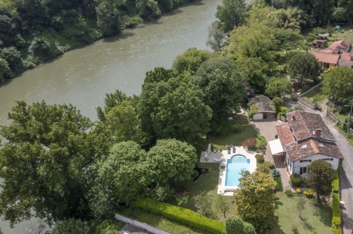 Image No.30-6 Bed Property for sale