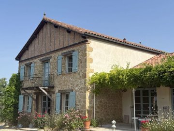 1 - Gers, Property