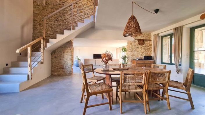 Image No.12-5 Bed Property for sale