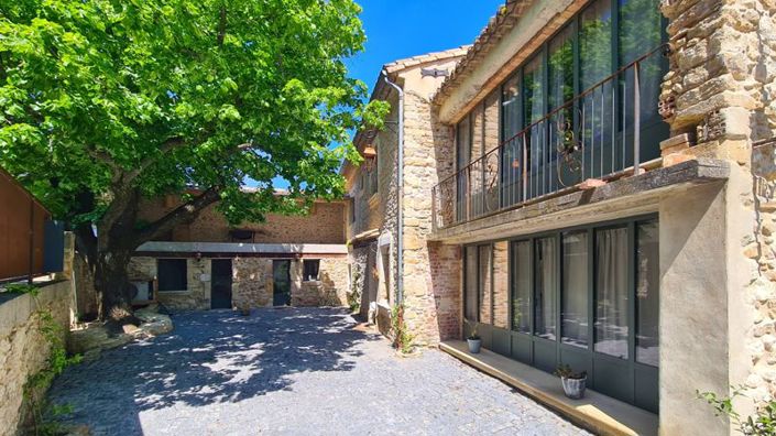 Image No.15-5 Bed Property for sale