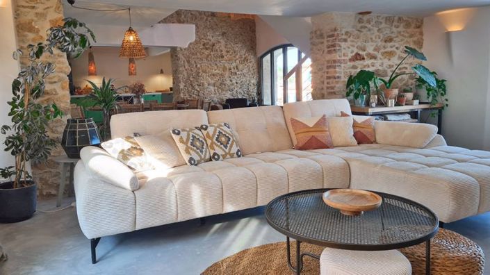 Image No.5-5 Bed Property for sale