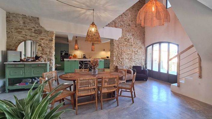 Image No.9-5 Bed Property for sale