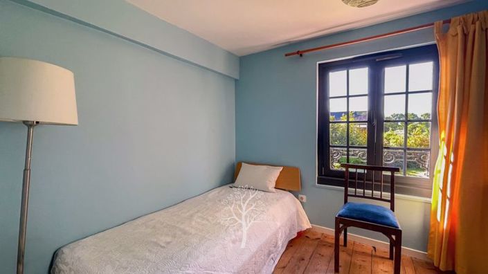 Image No.20-5 Bed Property for sale