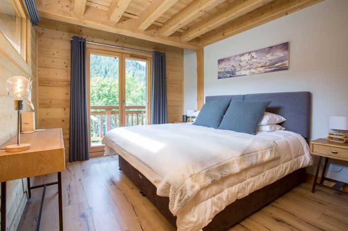 Image No.17-6 Bed Property for sale