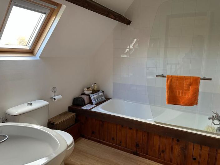 Image No.13-3 Bed Property for sale