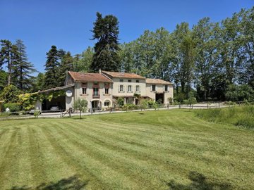 1 - Ariege, Property
