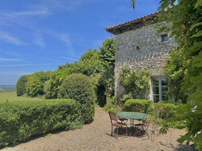 Image No.18-3 Bed Property for sale
