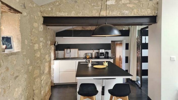 Image No.6-2 Bed Property for sale