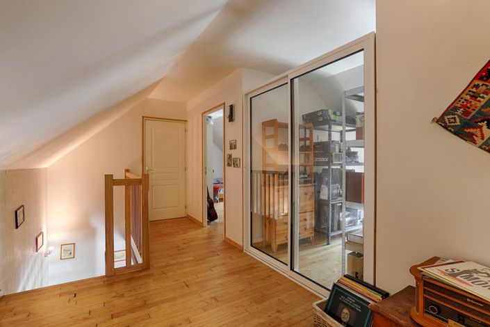 Image No.15-3 Bed Property for sale