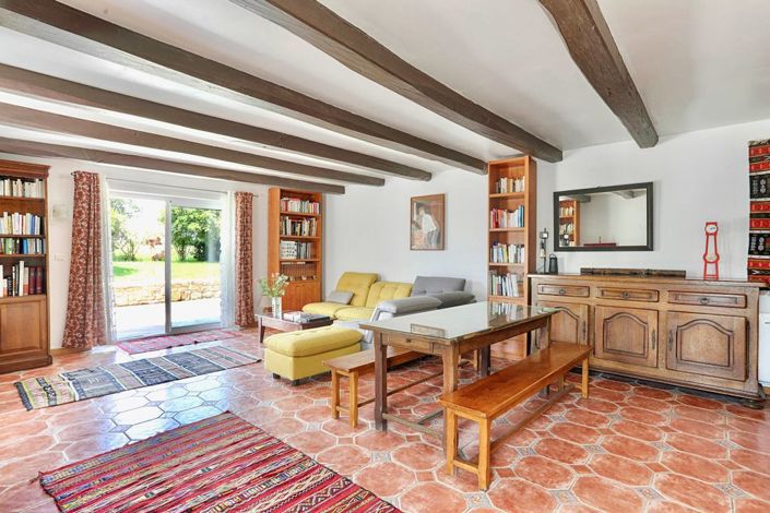 Image No.5-3 Bed Property for sale