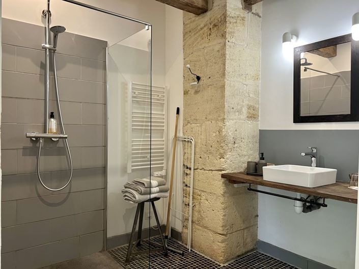 Image No.16-6 Bed Property for sale