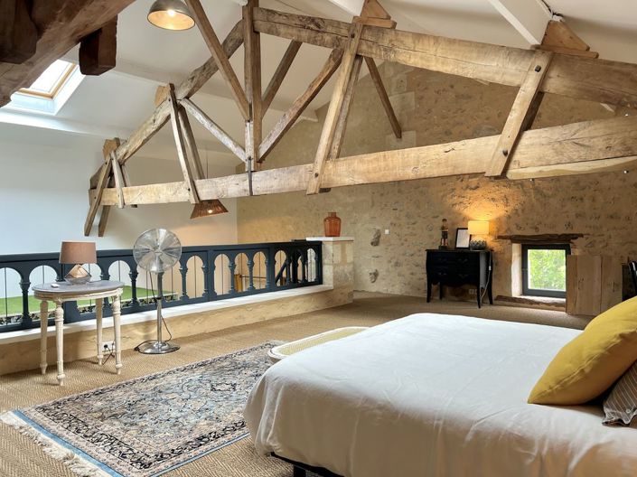 Image No.19-6 Bed Property for sale