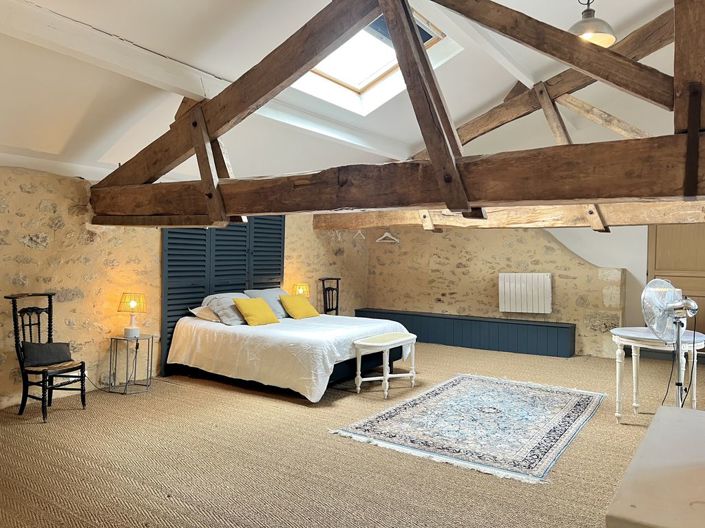 Image No.20-6 Bed Property for sale