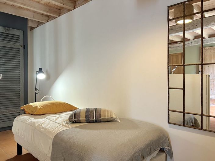 Image No.27-6 Bed Property for sale