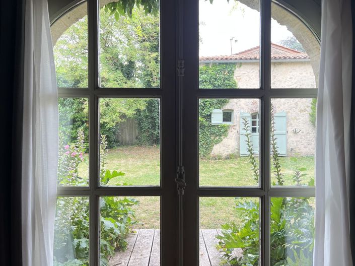 Image No.31-6 Bed Property for sale