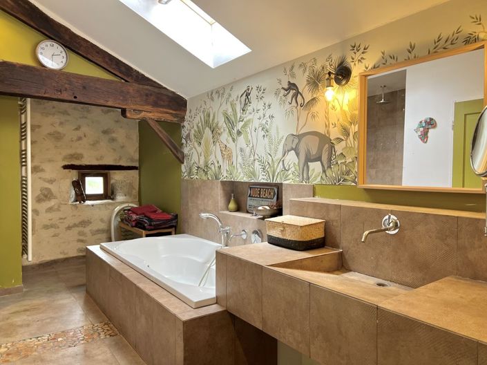 Image No.34-6 Bed Property for sale