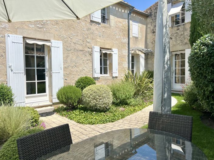 Image No.20-3 Bed Property for sale