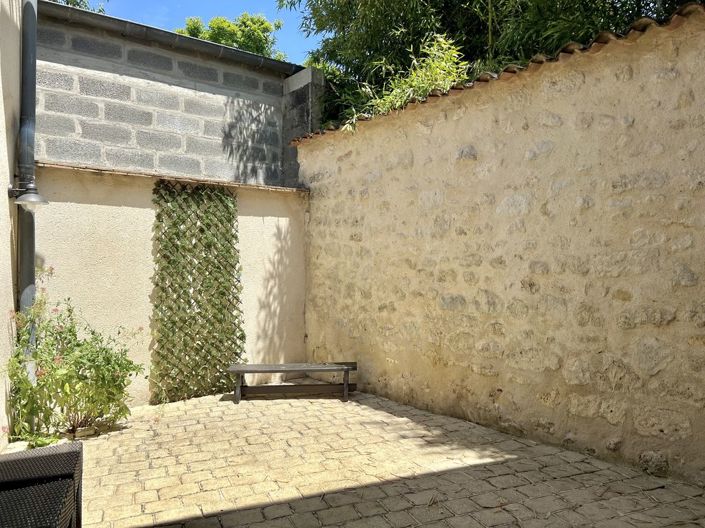 Image No.21-3 Bed Property for sale
