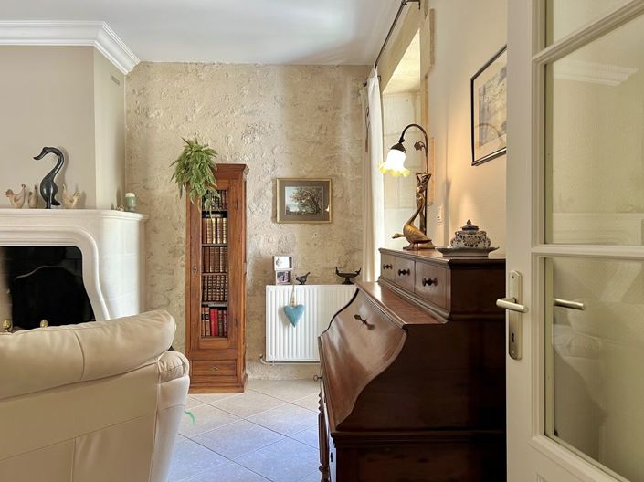 Image No.8-3 Bed Property for sale