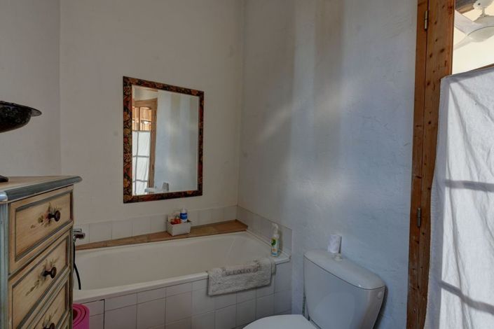 Image No.18-8 Bed Property for sale