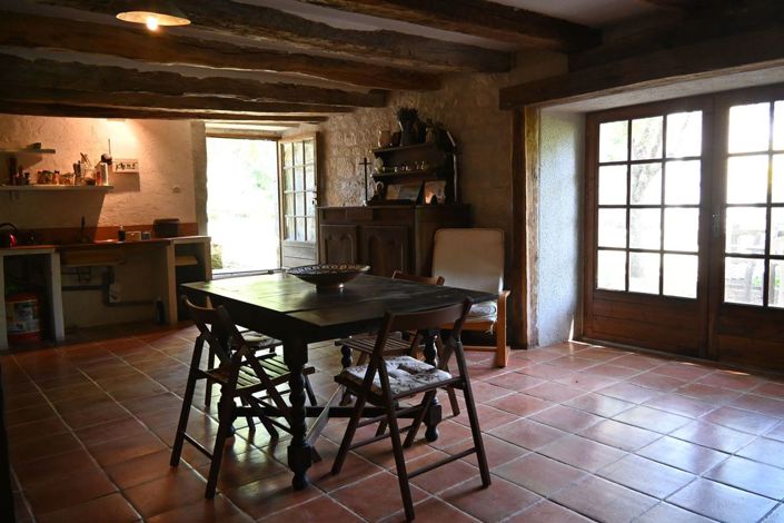 Image No.24-8 Bed Property for sale