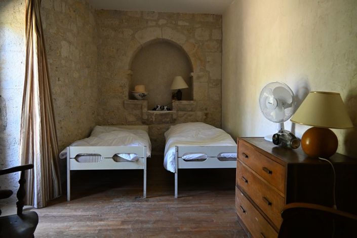Image No.27-8 Bed Property for sale
