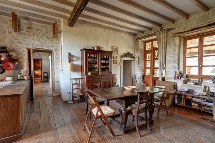 Image No.7-8 Bed Property for sale