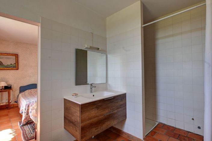 Image No.15-5 Bed Property for sale