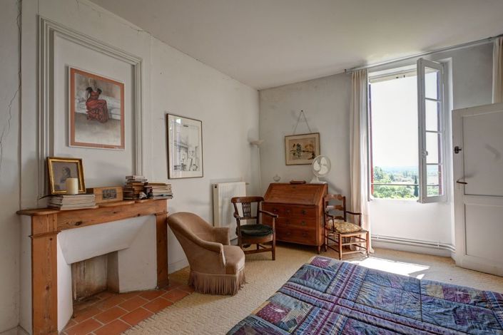 Image No.20-5 Bed Property for sale