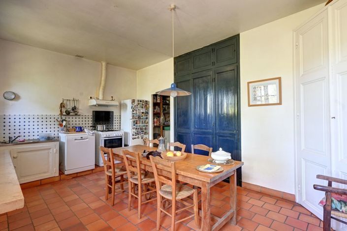 Image No.5-5 Bed Property for sale