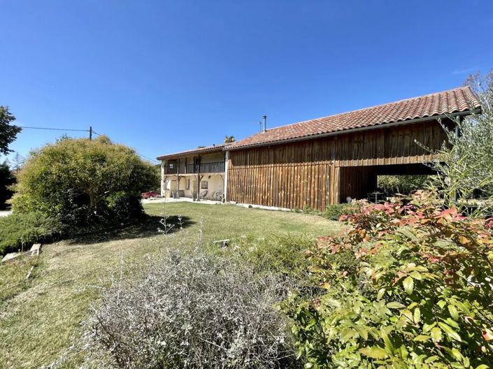Image No.12-3 Bed Property for sale