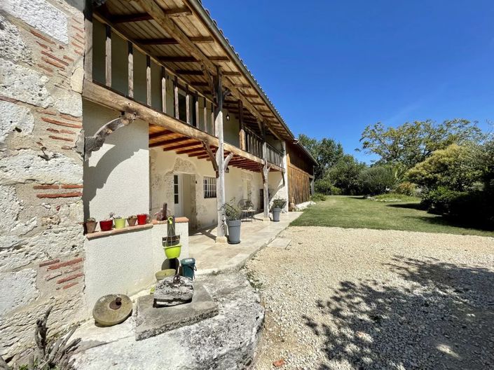 Image No.6-3 Bed Property for sale